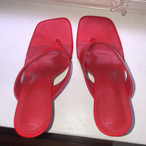Square Open Toe Heeled Flip Flop Thong Sandal - Picture 4 of 5